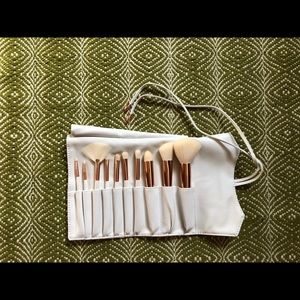 Makeup brush set- brand new